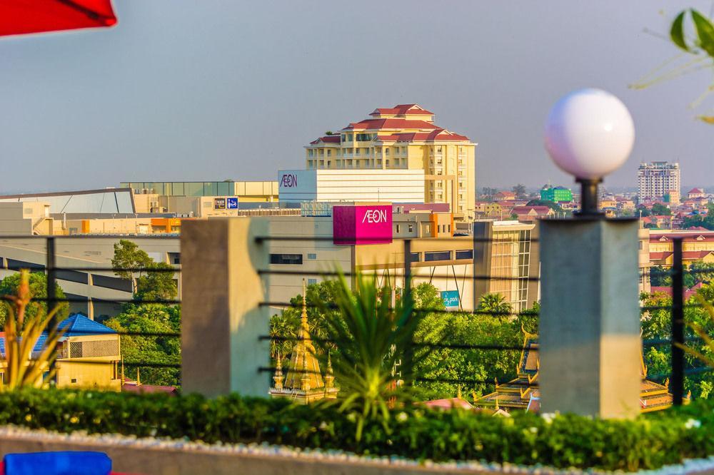 Diamond Palace Resort & Sky Bar プノンペン エクステリア 写真