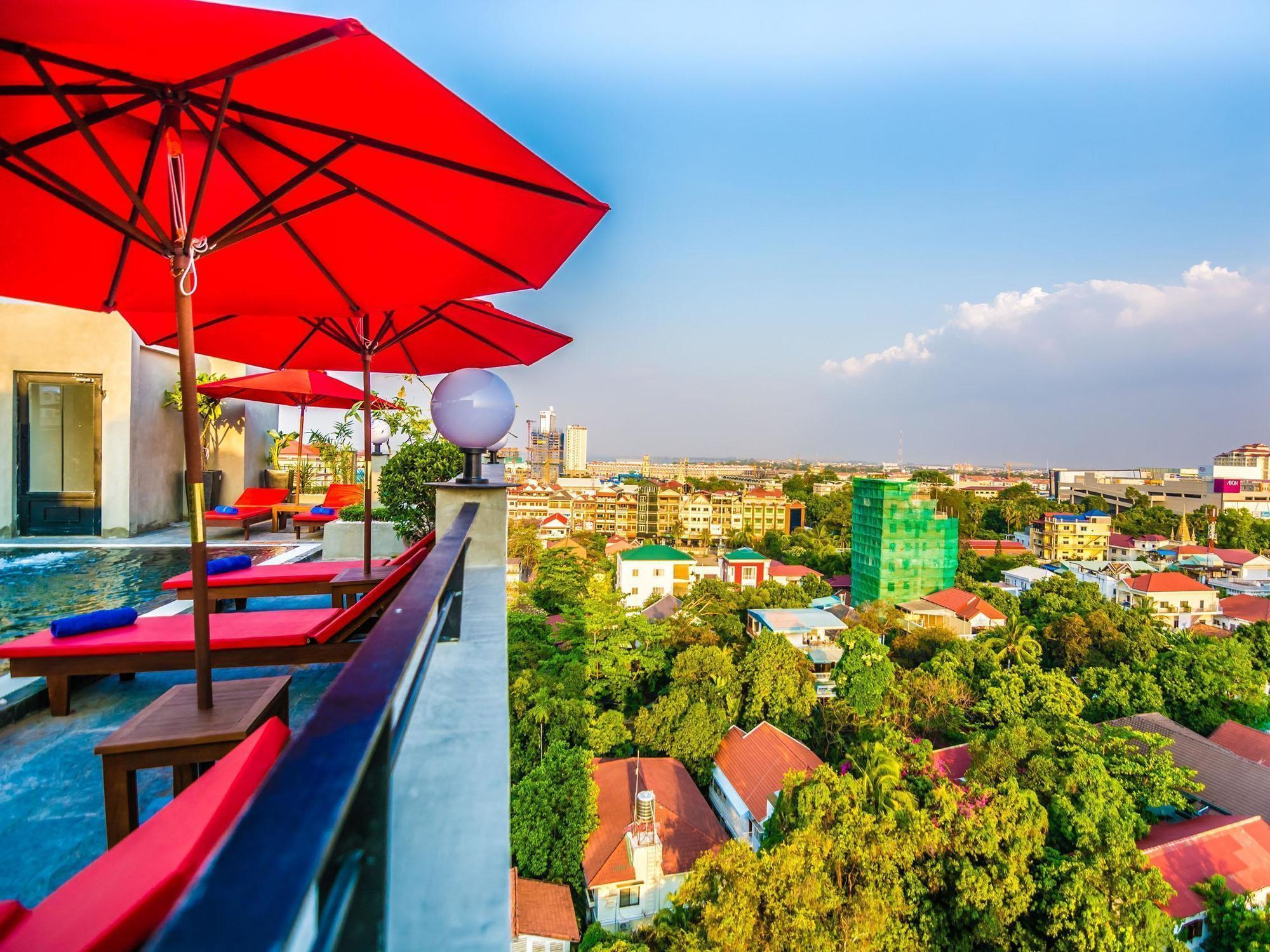 Diamond Palace Resort & Sky Bar プノンペン エクステリア 写真