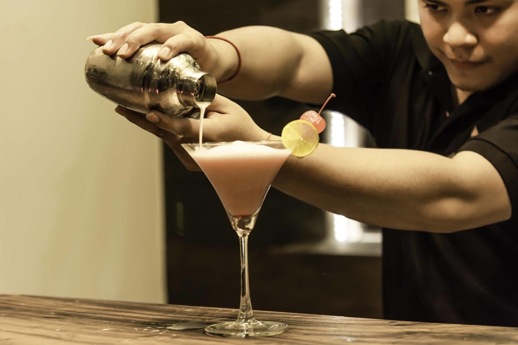 Diamond Palace Resort & Sky Bar プノンペン エクステリア 写真