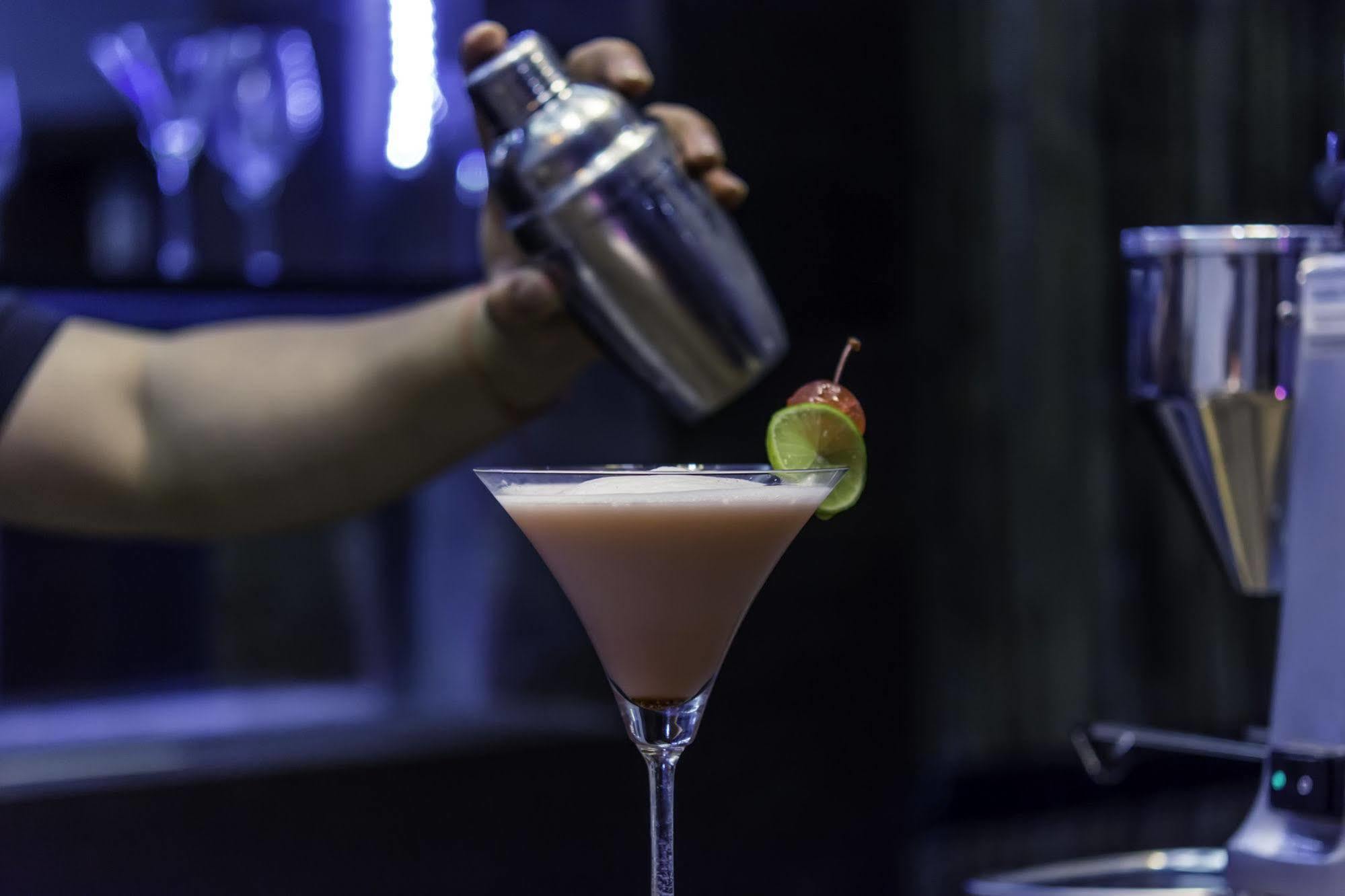 Diamond Palace Resort & Sky Bar プノンペン エクステリア 写真